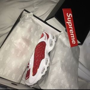 Nike x Supreme Tailwind IV (red)